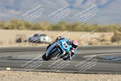 media/Dec-07-2025-CVMA (Sun) [[3e7d2de5dc]]/Race 16-Formula Middleweight/